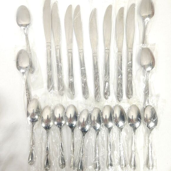 Vintage 22 Dinnerware Flatware Superior Steel USA - 8 Knives & 14 Spoons Lot - Picture 2 of 3